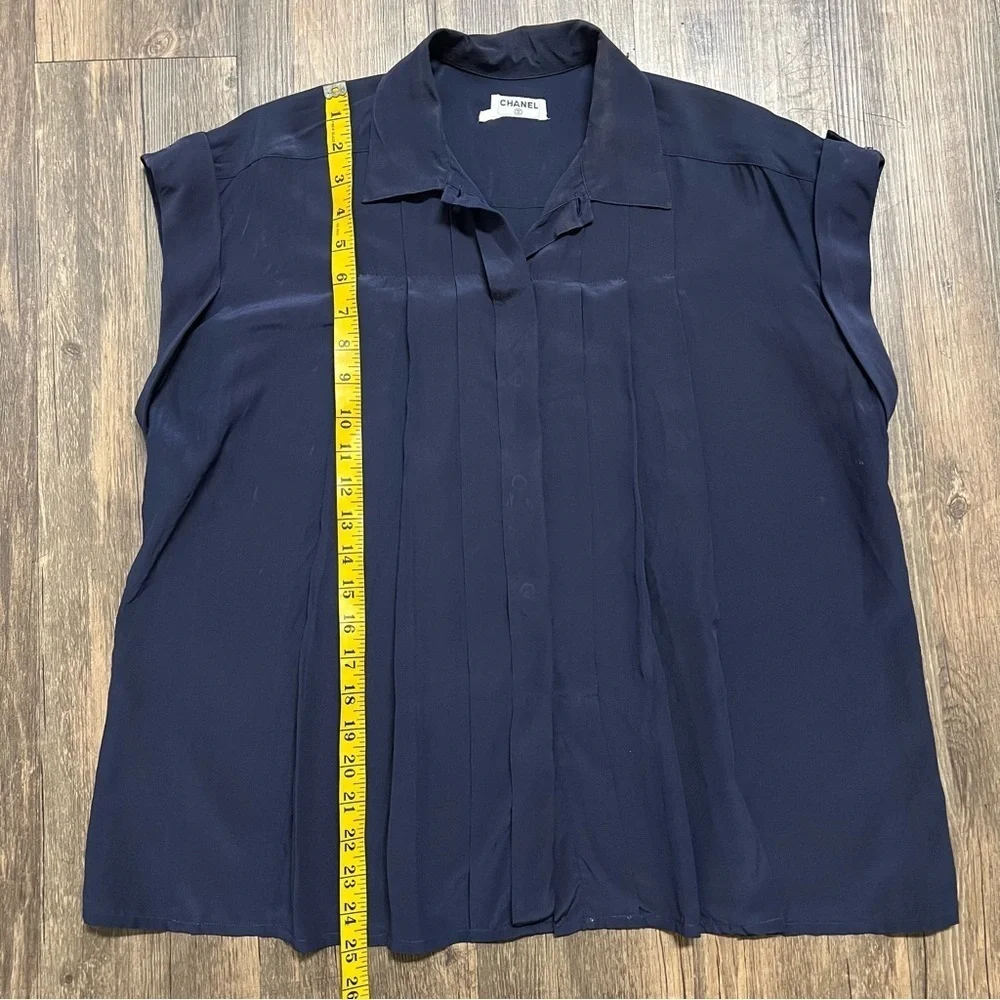CHANEL Vtg 90’s Short Sleeve Navy Blue Silk Pleated Draped Button Blouse Y2K M